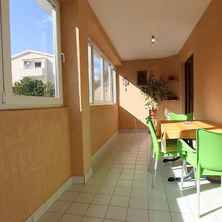 Alenka 3-sersic A4+1 Nov.-s-baska * Baška
