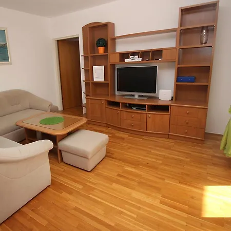 Διαμέρισμα Alenka 3-sersic A4+1 Nov.-s-baska Baška